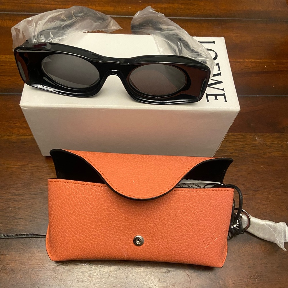 LOEWE black sunglasses (BRAND NEW)